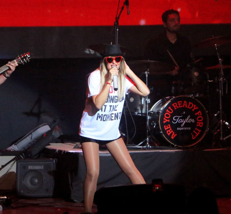 Traci Marie performs Are You Ready for It? A Taylor Experience